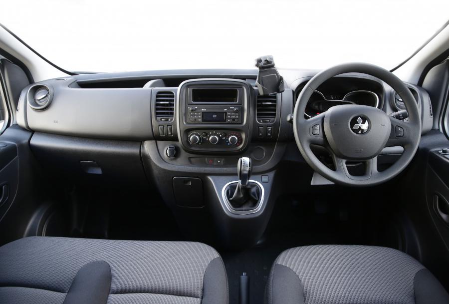 Торпедо Mitsubishi Express 2020 года  (AU) (фото 4 из 5)